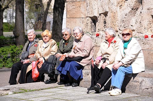 Patlaban pensionēšanās vecums ir 62 gadi, tomēr tas, visticamāk, tiks palielināts līdz 65 gadu vecumam.