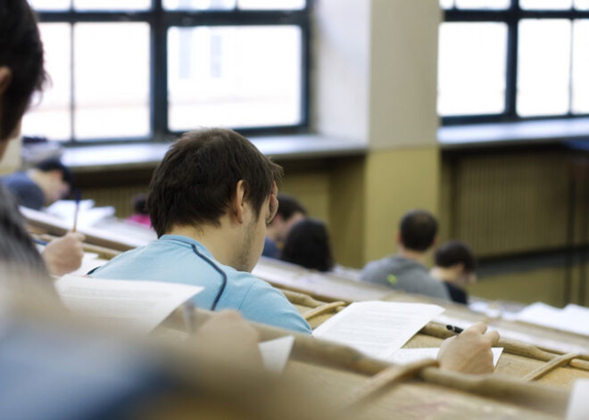 12. klases skolniece par eksāmenu: „Mūsu klasē iekrita puse skolēnu!”