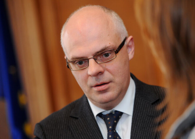 Ķīlis saistībā ar mulsinošo angļu valodas eksāmenu ierosinājis dienesta pārbaudi