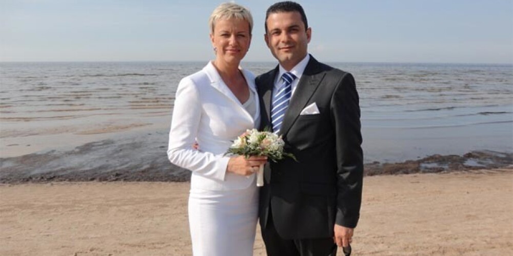 Otrdien laulības ostā atkārtoti iestūrējusi bijusī iekšlietiu ministre Linda Mūrniece un viņas izredzētais – Hosams Abu Meri.