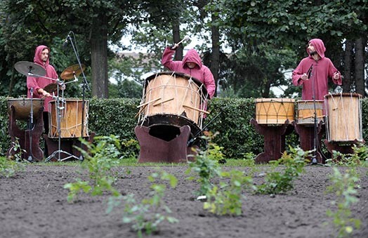 26. maijā pulksten 17.30 festivālā „Līvas ciems” uzstāsies dūdu un bungu grupa „Auļi”.