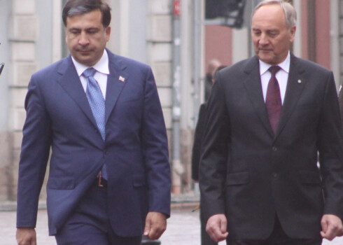 Саакашвили опоздал на встречу с латвийским президентом ФОТО