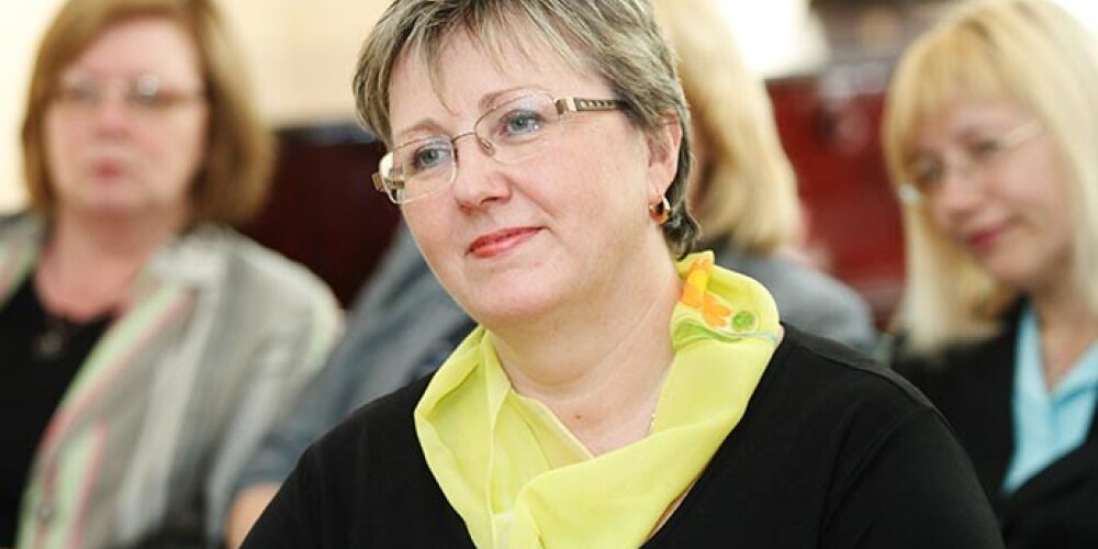 Valsts izglītības satura centra vadītājas vietniece Agra Bērziņa otrdien uz dažām stundām vecāko klašu skolēniem deva veltas cerības, ka, vidusskolu beidzot, tiks atcelts obligātais matemātikas eksāmens.