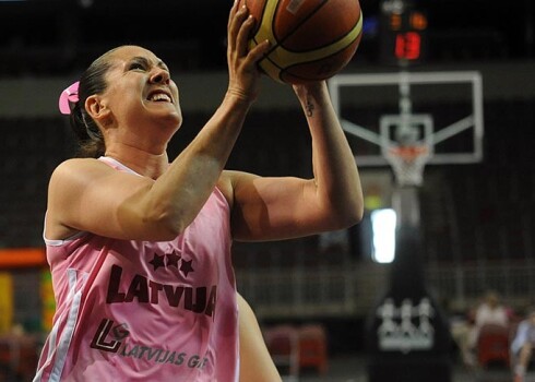 Latvijas sieviešu basketbola izlase pārbaudes spēlē piekāpjas Slovākijai