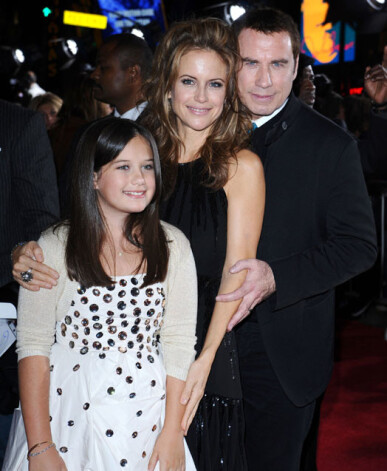 Несмотря на брак с Келли Престон и наличие троих детей, Джона Траволту по-прежнему преследуют слухи о нетрадиционной ориентации