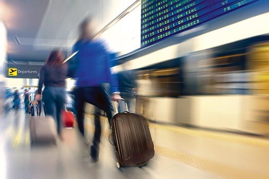 Legāla un nelegāla darba piedāvājumi galvenokārt atšķiras jau ar pašu procedūru. Nelegāla darba piedāvājums parasti ir izteikts steigā, nedodot laiku apdomāties, piedāvājot visu nokārtot ātri un bez liekām formalitātēm.