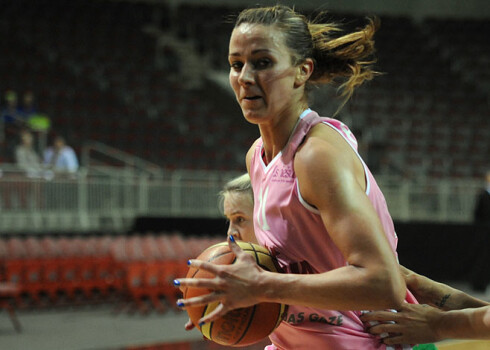 Latvijas sieviešu basketbola izlase mača izskaņā piekāpjas Ungārijai