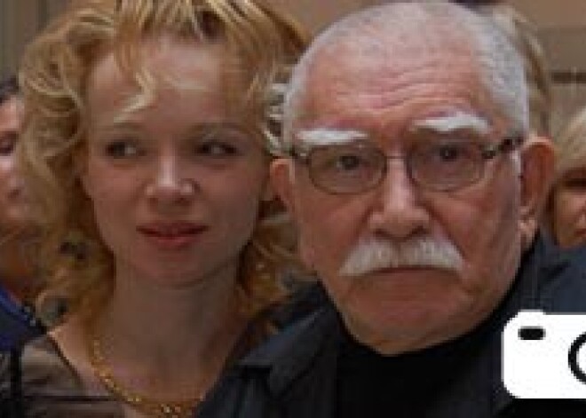 Джигарханян в Риге побывал в «Царстве Флоры»