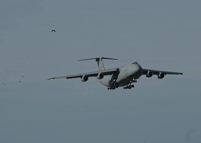 Lockheed C5 Galaxy nosēžas Rīgā