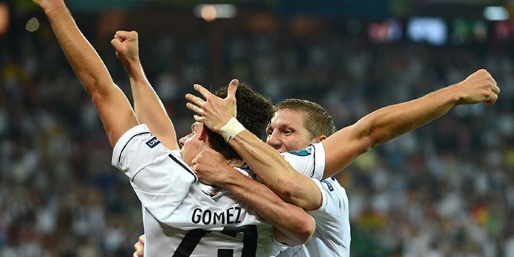 Vācijas futbola izlase pieveic Nīderlandi un iekļūst ceturtdaļfinālā