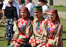 Narvā nosvinēti Baltijas tatāru lielākie svētki – Sabantujs. FOTO