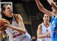 Latvijas sieviešu basketbola izlase sagrauj Grieķiju un tiek pie trešās uzvaras