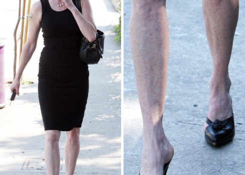 Aktiera Antonio Banderasa sievai aktrise Melānijai Grifitai ir 54 gadi. Viņa izskatās lieliski, bet ceļgali nodod, ka sieviete vairs nav tik jauna.