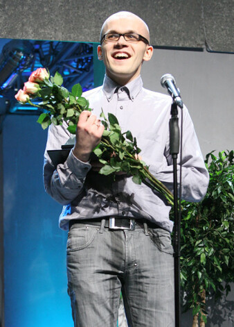 "Spēlmaņu nakts 2008/2009" apbalvošanas ceremonija Dailes teātrī. Režisors Valters Sīlis ar "Spēlmaņu nakts" balvu nominācijā "Gada izrāde bērniem vai jauniešiem" par Nacionālajā teātrī veidoto izrādi "Par mammām".