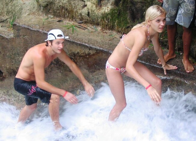 Kāpjot augšup pa Dunn’s River Falls