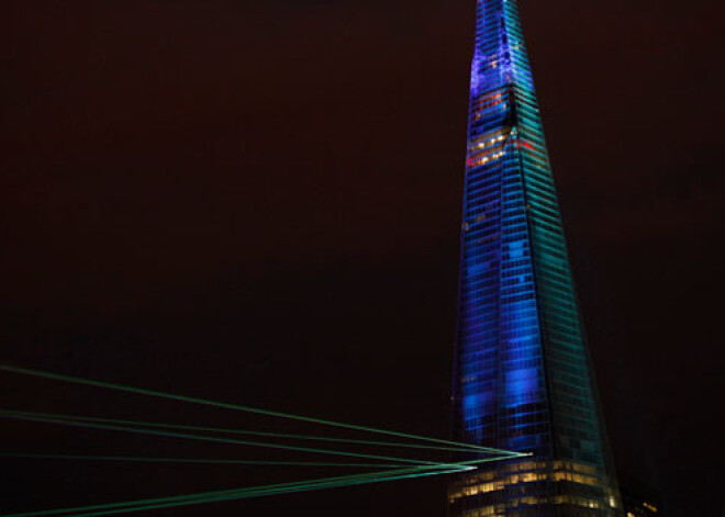 Londonā atklāts Eiropas augstākais debesskrāpis. FOTO