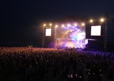 Šā gada festivāla „Summer Sound” pirmajā dienā pulcējās aptuveni 20 tūkstoši cilvēki.