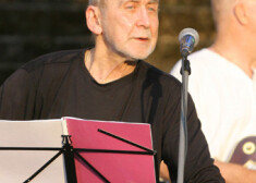 Komponists Imants Kalniņš atzina, ka tik daudz pozitīvu emociju kā Imantdienās viņš negūst nekur citur, un pēc tradicionālā koncerta laimes garšas viņam pietiekot veselam gadam.