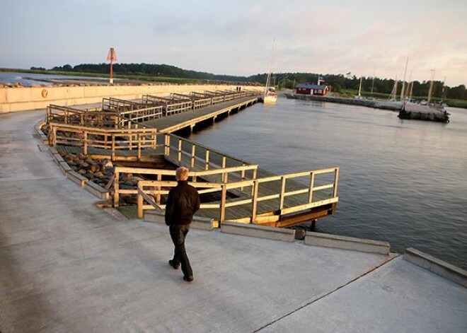 Roņu sala jau otro dienu atrauta no ārpasaules