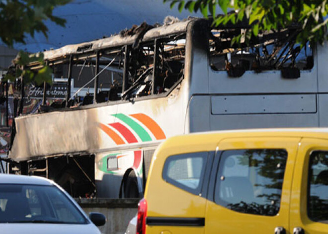 Bulgārijā eksplodējis Izraēlas tūristu autobuss. FOTO