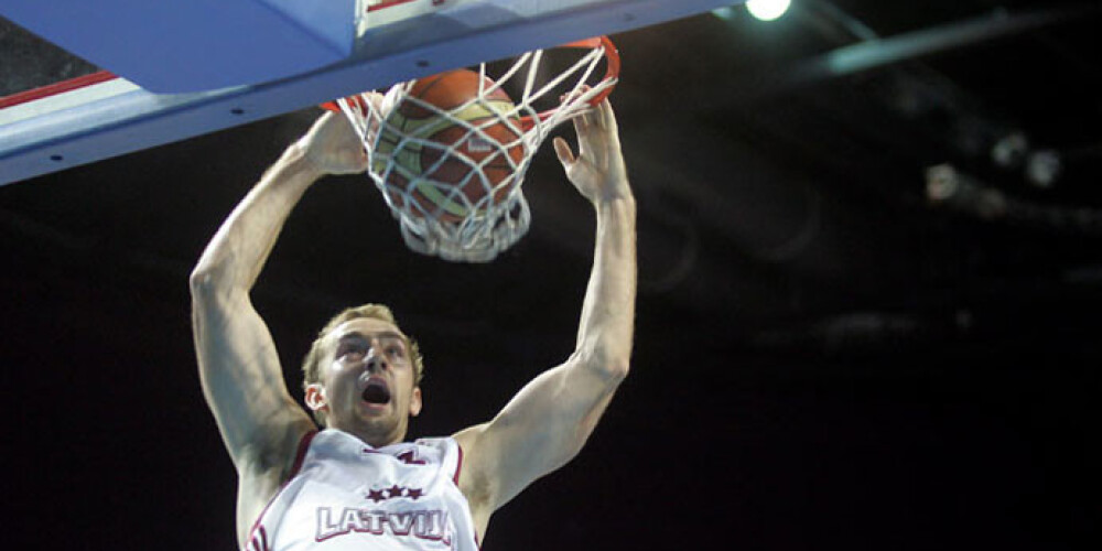 Latvijas vīriešu basketbola izlase pārbaudes spēlē atkārtoti piekāpjas Melnkalnei