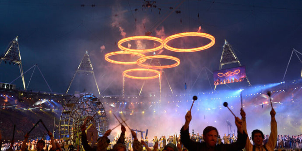 В Лондоне зажегся олимпийский огонь. ФОТО
