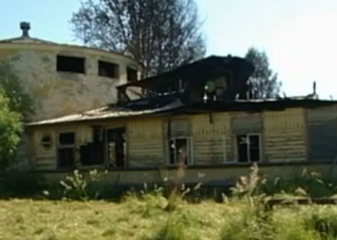 Iet bojā kādreiz lepnās Ķemeru sanatorijas ēkas. VIDEO