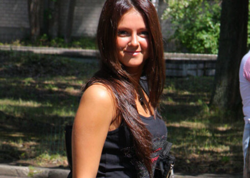 Танымал қыздардың жалаңаш емізікшелері Әйелдерге арналған пәктік белбеуі туралы порно видео