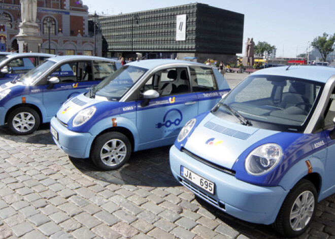 „Rīgas satiksme” sāk piecu jaunu elektromobiļu ekspluatāciju. FOTO