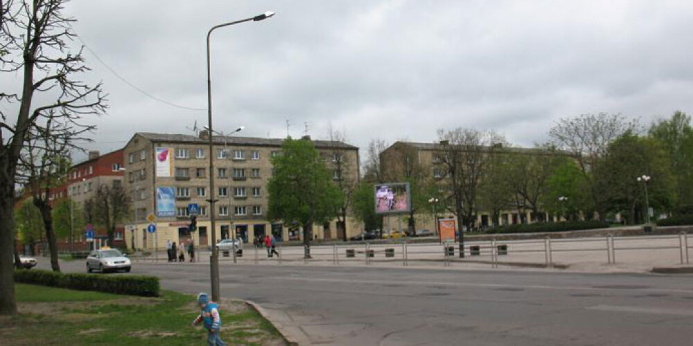 Staļina laika mantojums – bedrainās Jelgavas ielas un laukumi