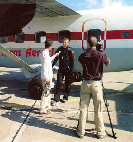 Vitālijs Trusevičs pirms sava kārtējā lēciena ar izpletni, nenojaušot par gaidāmo nelaimi.
