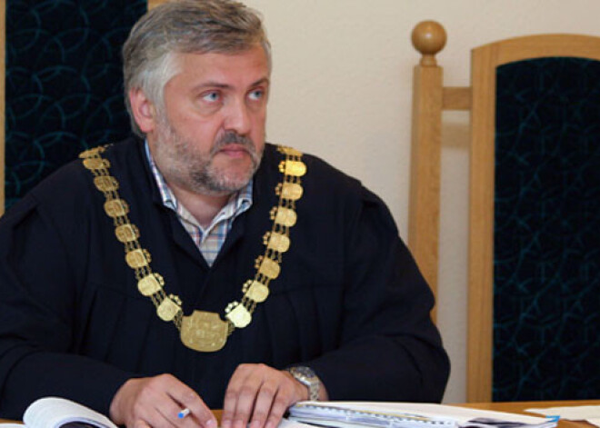 KNAB aiztur Zemgales priekšpilsētas tiesas priekšsēdētāju Strazdu (papildināta)