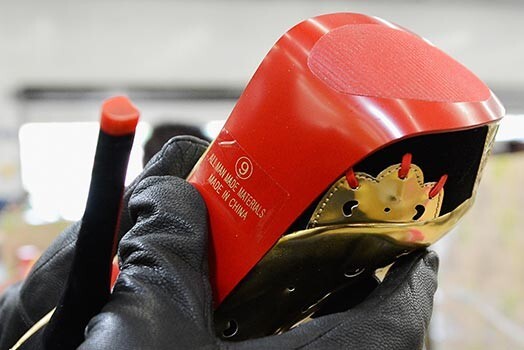 На оригинальных лубутенах всегда написано «Made in Italy», а не «Made in China»