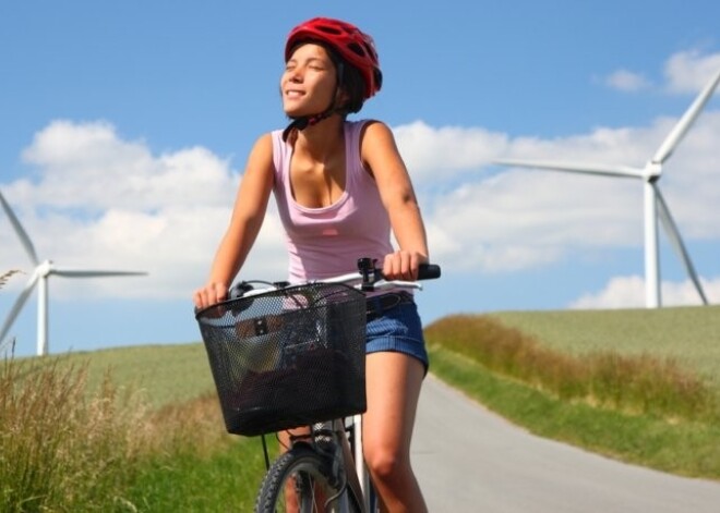 Ziemeļkoreja atceļ aizliegumu sievietēm pilsētās braukt ar velosipēdu