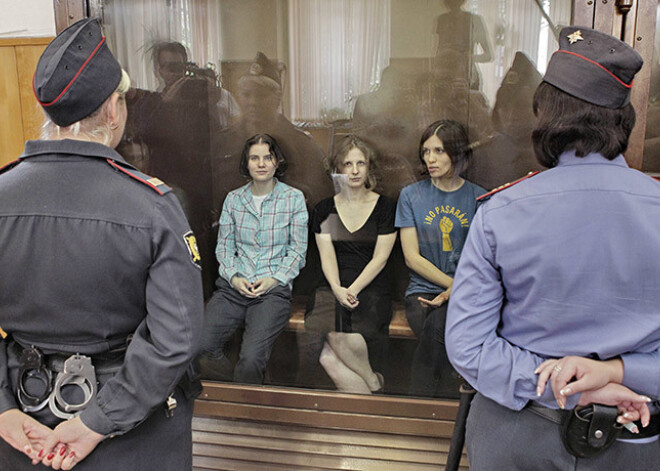Pussy Riot поселили в камеры для пожилых и больных