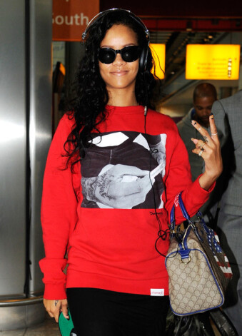 Рианна любит марихуану!