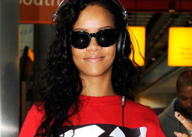 Рианна популяризирует марихуану