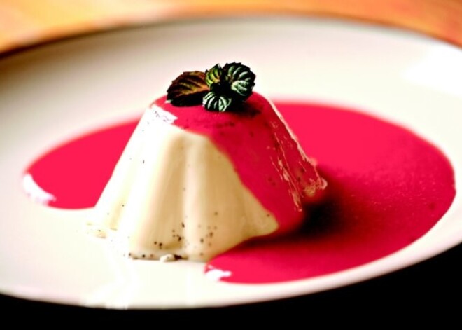 Kas ir tā slavenā "panna cotta", ko tagad desertā piedāvā restorānos?