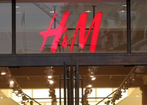 Mazumtirdzniecības ekspertam rodoties šaubas, vai Latvijas mākslinieki spēs noturēt savas pozīcijas tirgū, sacenšoties ar "H&M".