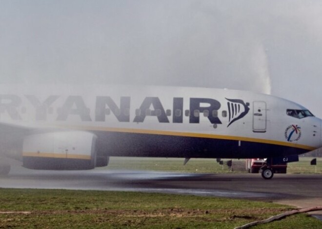 "Ryanair" reisā uz Maljorku spēcīgas turbulences dēļ cietuši trīs cilvēki