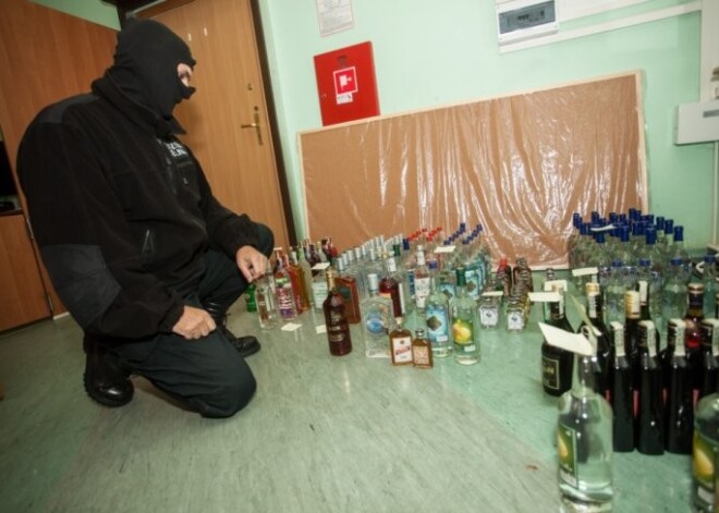 Polijā izņem 119 tūkstošus Čehijā ražota alkohola pudeļu