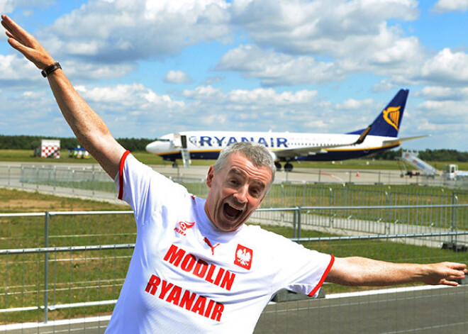 „Ryanair” lidmašīnas lidojot ar pustukšām degvielas bākām