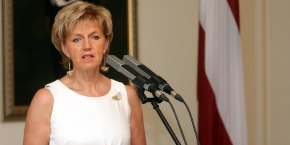 У жителей Латвии, которые не хотят гордиться ее гражданством, должна быть возможность его не получать, добавила Вайдере.