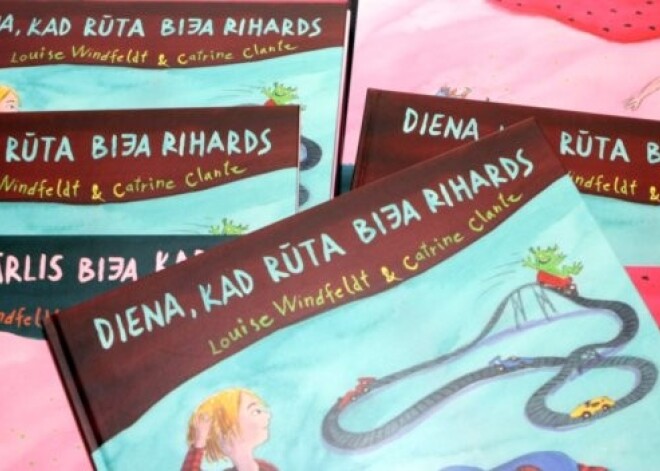 Mācītājs uzbrucis sievietei, kura rādīja bērniem skandalozo grāmatu