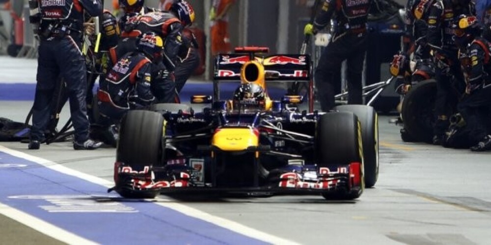 "Red Bull" pilotiem dubultuzvara Japānas "Grand Prix" kvalifikācijā