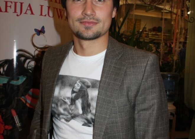 Daugavpils teātrī top pikanta izrāde ar Andri Buli galvenajā lomā