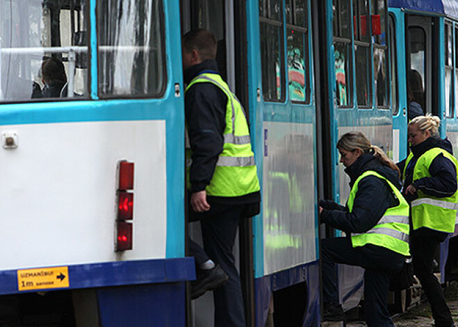 Sods par braukšanu bez biļetes sabiedriskajā transportā pieaugs līdz 40 latiem