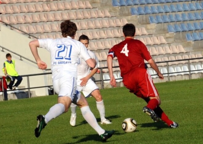 Daugavpils "Daugavas" futbolisti nonāk uzvaras attālumā no pirmā Latvijas čempionu titula