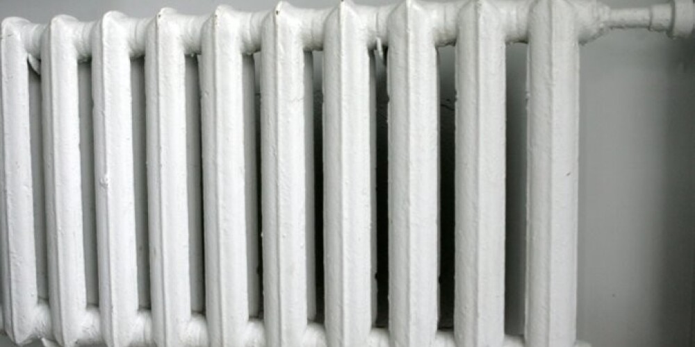 Eksperts: Jāmeklē risinājumi siltuma parādniekiem, lai nebūtu jāzāģē radiatori