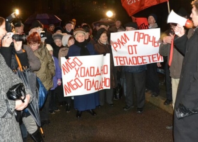 Daugavpilī protestē pret vietējā siltumapgādes uzņēmuma privatizāciju. FOTO